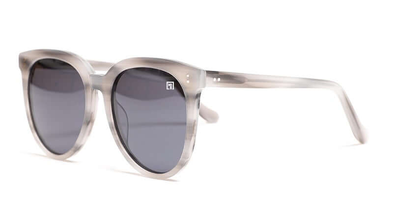 The Munroe Glossy Riviera Gray / Smoke Sunglasses