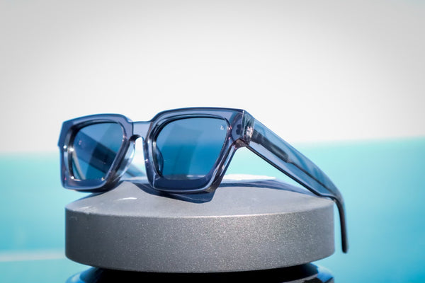The Ringo | Square Glossy Clear Gray Sunglasses